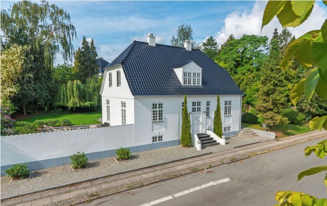 Fortunvej 11, 2920 Charlottenlund